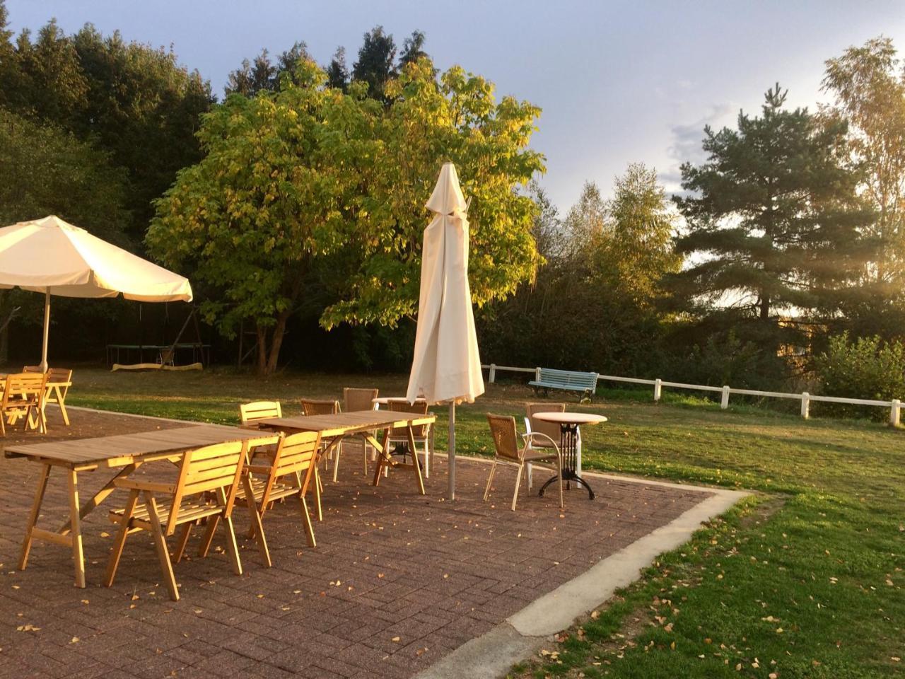Hotel La Venerie Virton Exterior photo
